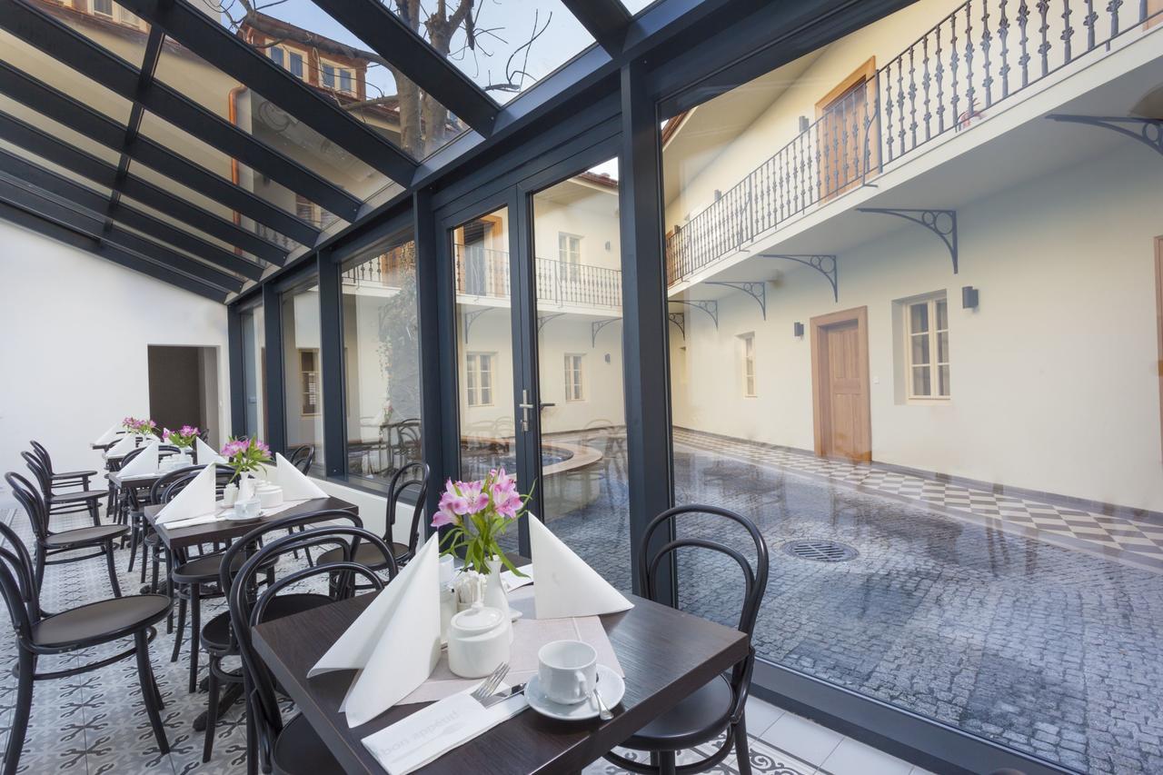 At The White Lily 4* Prag